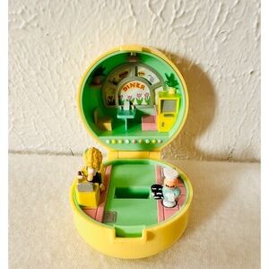 Polly Pocket 1991 Bluebird 50's Diner Ring Case w/ Chef and Waitress